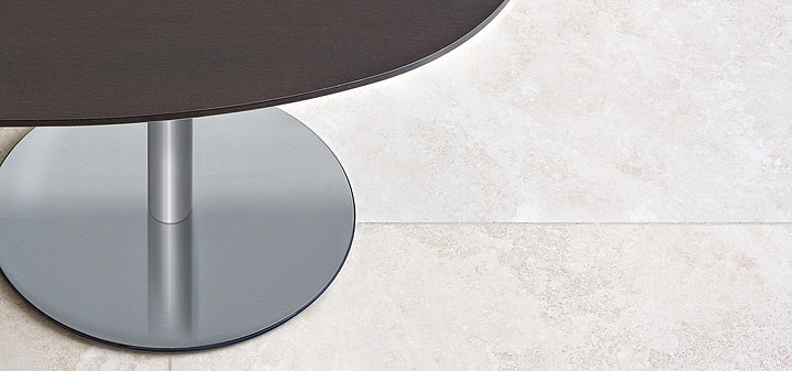 LET'S TALK ROUND Central foot with round floorplate